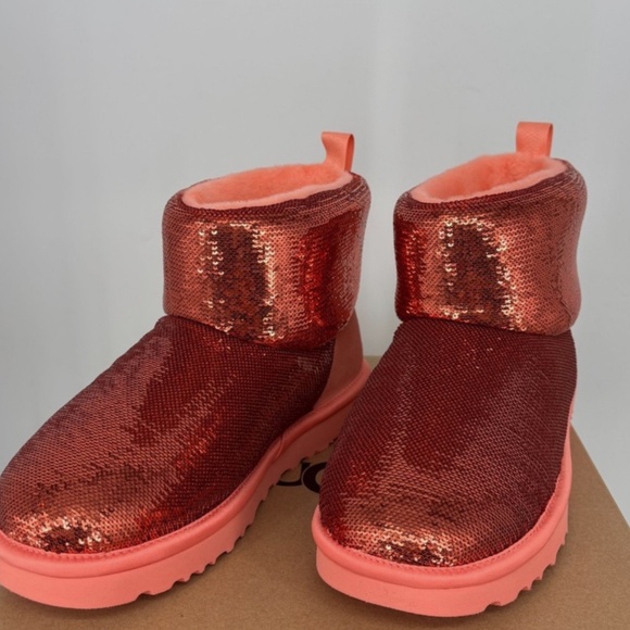 BNIB Ugg Classic Mirror Ball Boots - Size 8 Women’s *Rare* - Picture 2 of 4